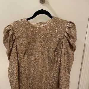 Rachel Parcell gold top.